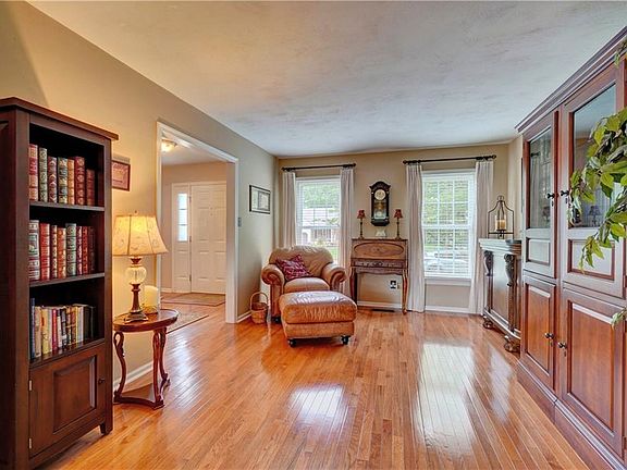 4th image of 1024 Baydon Ln
