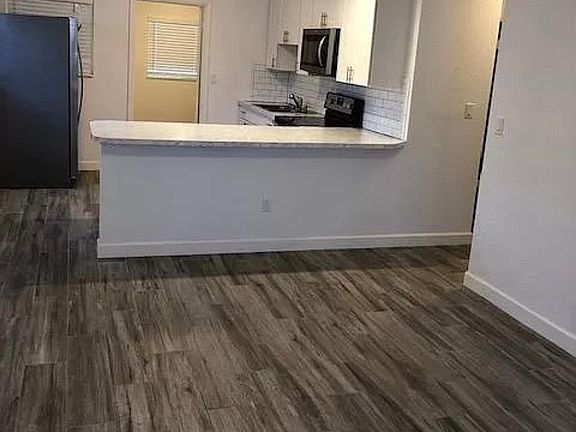 3rd image of 1006 Lexington St Floor 1006