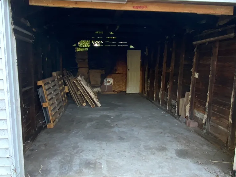 708 W Jones St — Photo 5