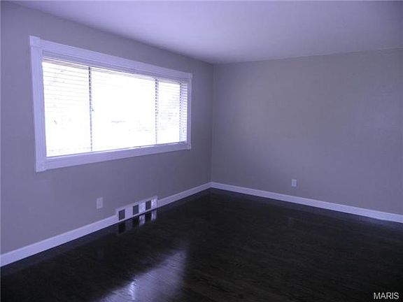 3rd image of 1685 Crosby Ln