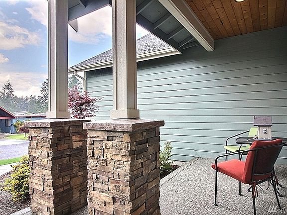 2nd image of 8208 Amber Dr SW