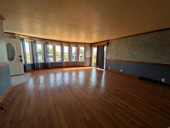 4th image of 108 South Rd
