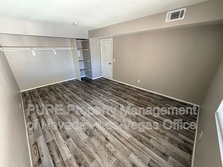 1405 Vegas Valley Dr #52-bldg 7 — Photo 19