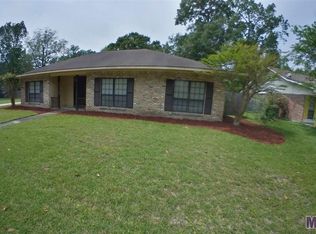 421 Rue Douceur Dr, Baker, LA 70714