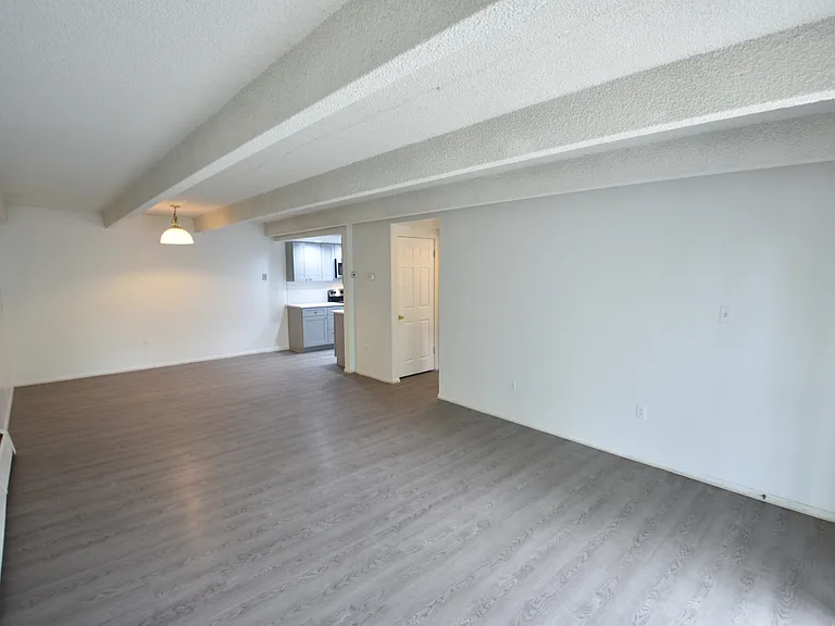 4440 Laguna Pl - Meadows Apartments — Photo 39