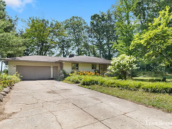 23129 Lakeview Ln, Pierson, MI 49339