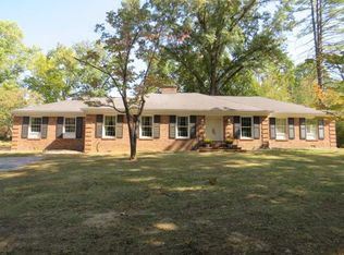 507 Deepwood Dr, Hopkinsville, KY 42240