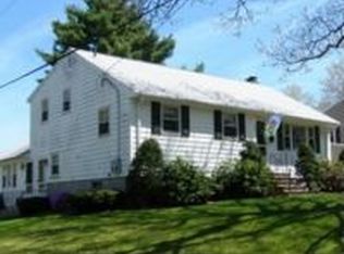 2 Leominster Rd, Dedham, MA 02026