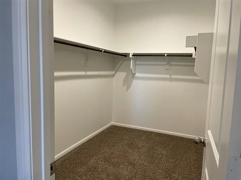 8521 Centerboard Ln — Photo 4
