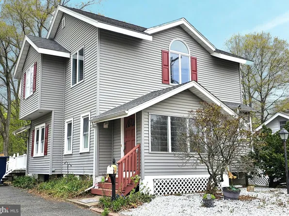 209 Hutchinson St, Hightstown, NJ 08520