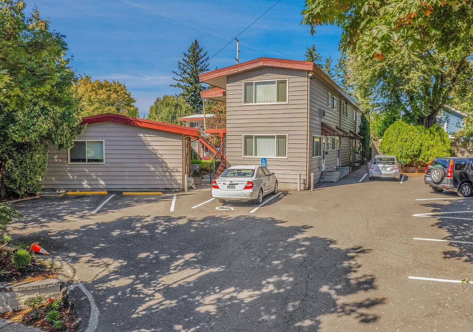 Cliff Manor Apartments — Photo 4