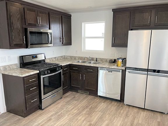 Kitchen Includes Stainless Appliances