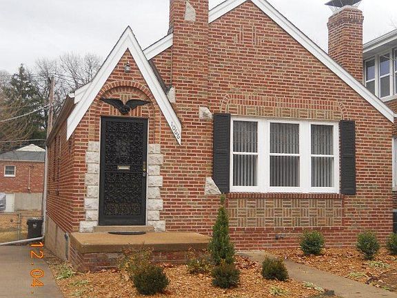 5th image of 1066 E Linden Ave