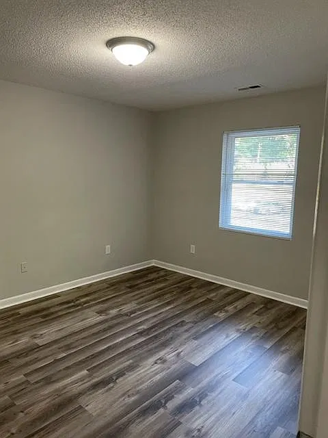 2 bed, 925 sqft, $925 — Photo 2