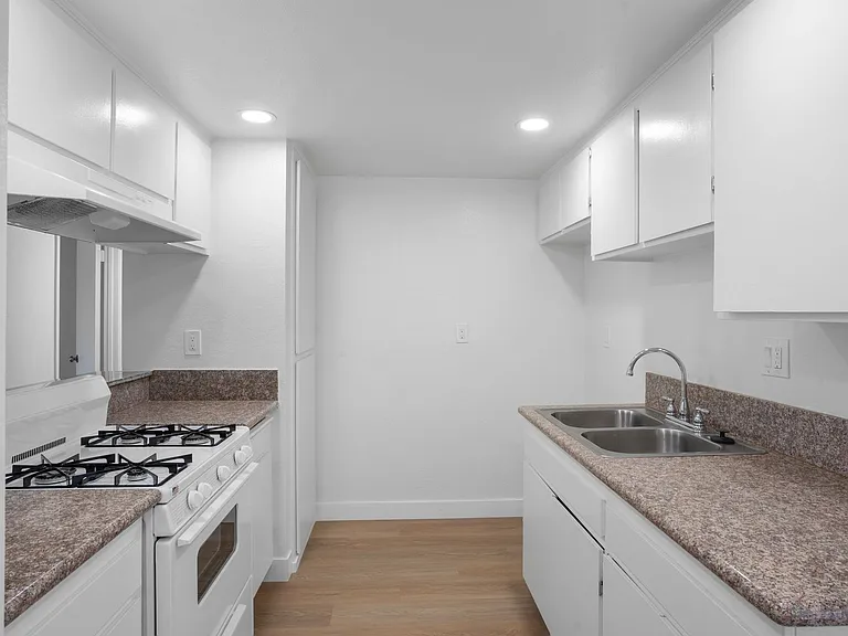 Bever Place — Photo 3