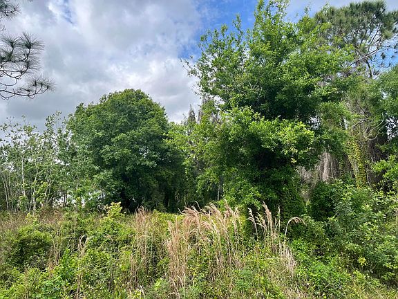 5th image of 3269 NW 19th Avenue