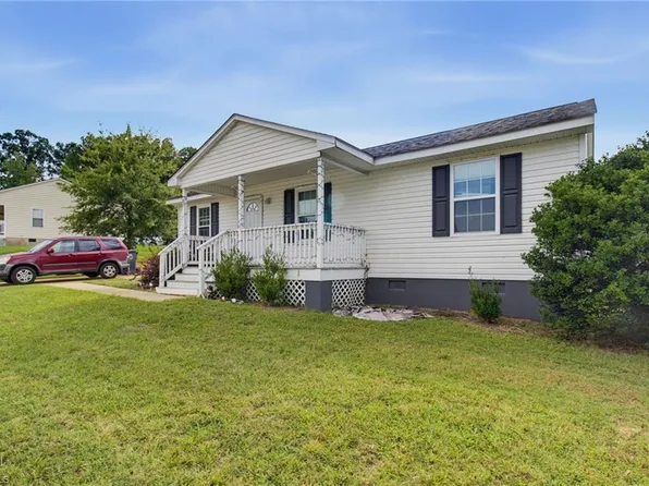 3 Dan Hughes Ct, Greensboro, NC 27405