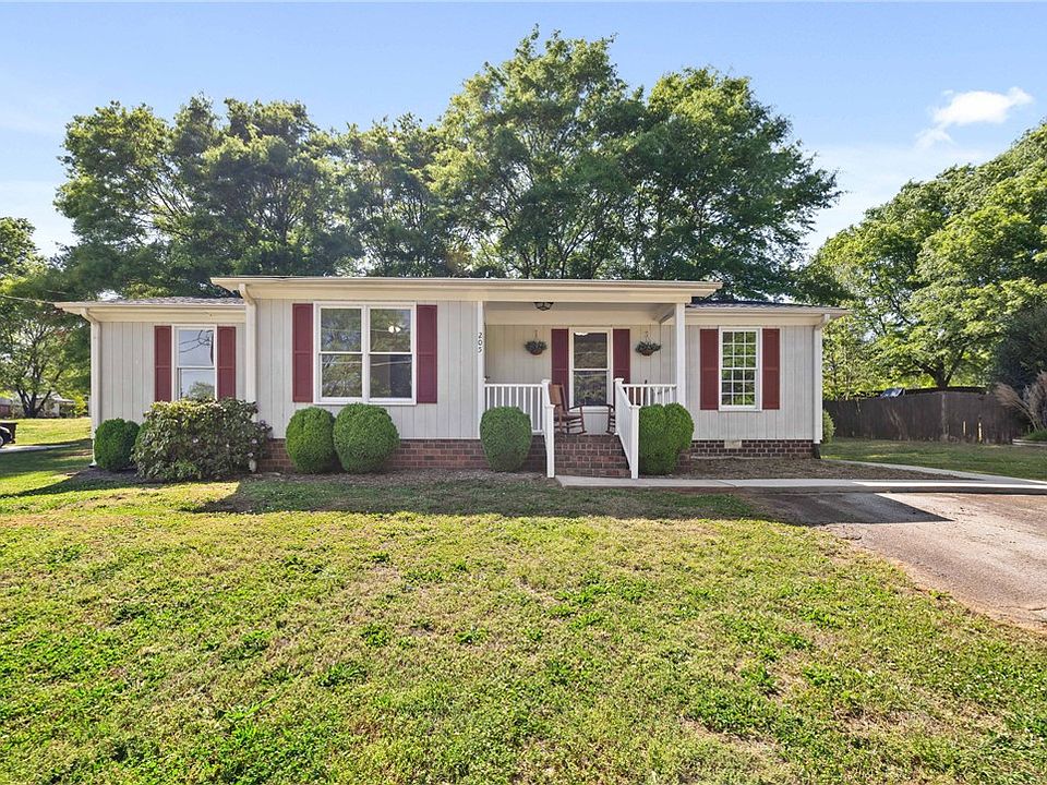 1st image of 205 Cone Dr