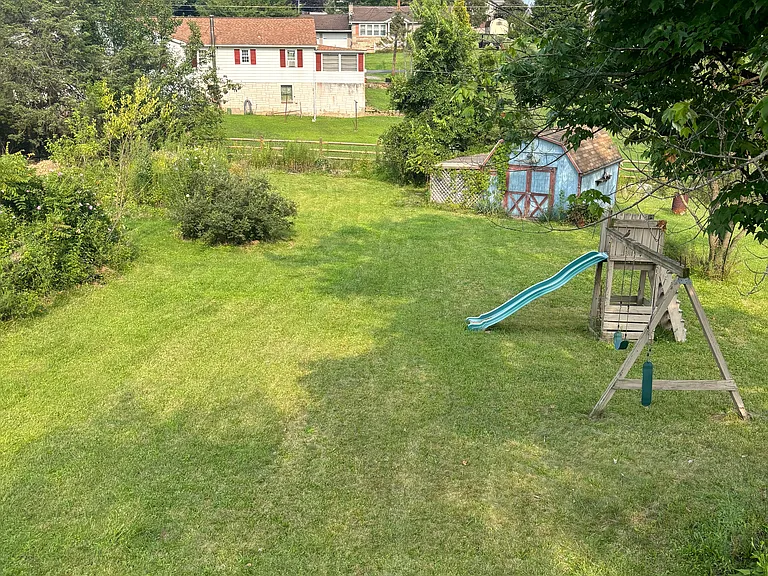 644 Vine St — Photo 8