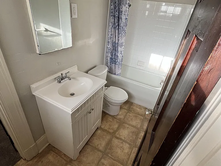 211 W Leicester St #5 — Photo 7