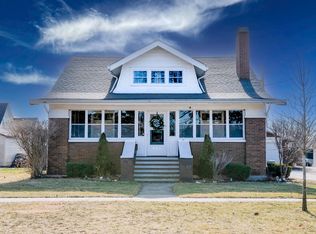 421 E 9th St, Gibson City, IL 60936