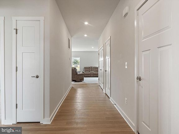 5th image of 262 Quillworth Rd