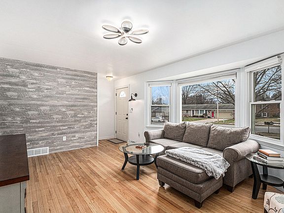 3rd image of 6941 Aleda Ave SE