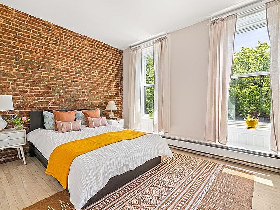 4th image of 151 Lafayette Ave APT 4