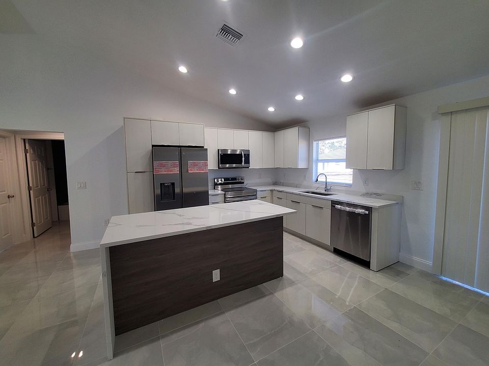 1st image of 210 Islamorada St NE