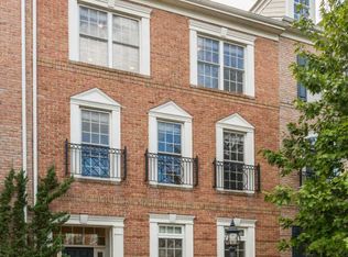 42485 Regal Wood Dr, Ashburn, VA 20148