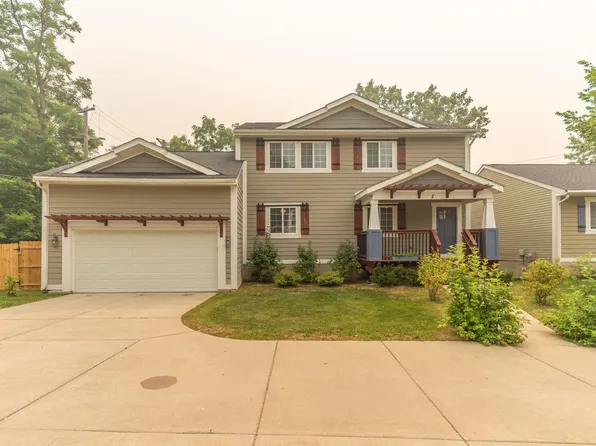 2 Maple Village Ct, Ann Arbor, MI 48103