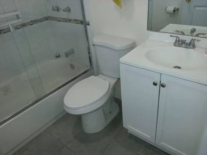8624 Lilienthal Ave — Photo 19