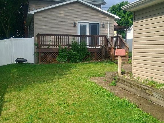 4th image of 306 Ridgley St