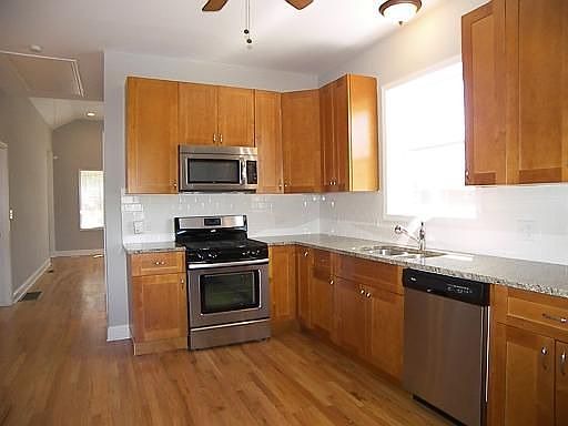 5th image of 5650 S Natoma Ave