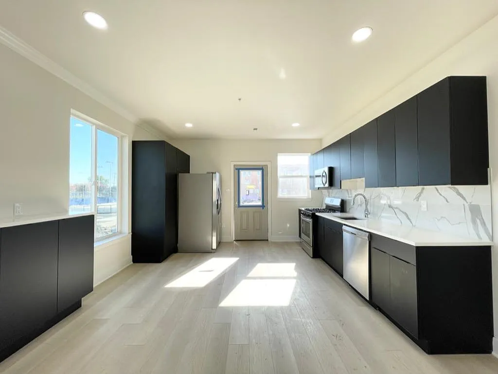 2 bed, 1400 sqft, $1,800 — Photo 3