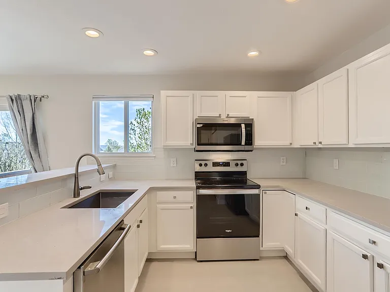 5702 Blue Mountain Cir — Photo 8