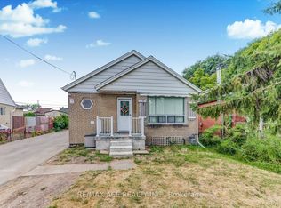 20 Snaresbrook Dr #Basement, Toronto, ON M9W 2N4