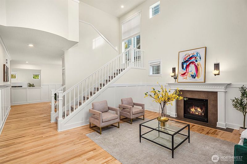 3rd image of 3154 NE Marquette Way