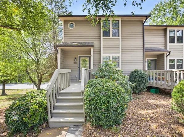 1213 Watermark Ct, High Point, NC 27265