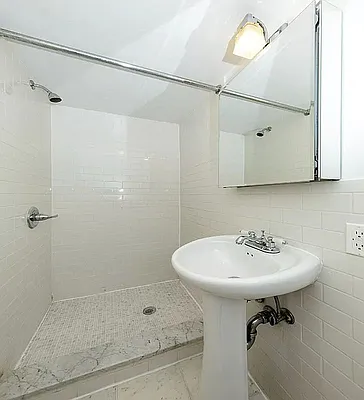 Rented by REAL New York | media 5