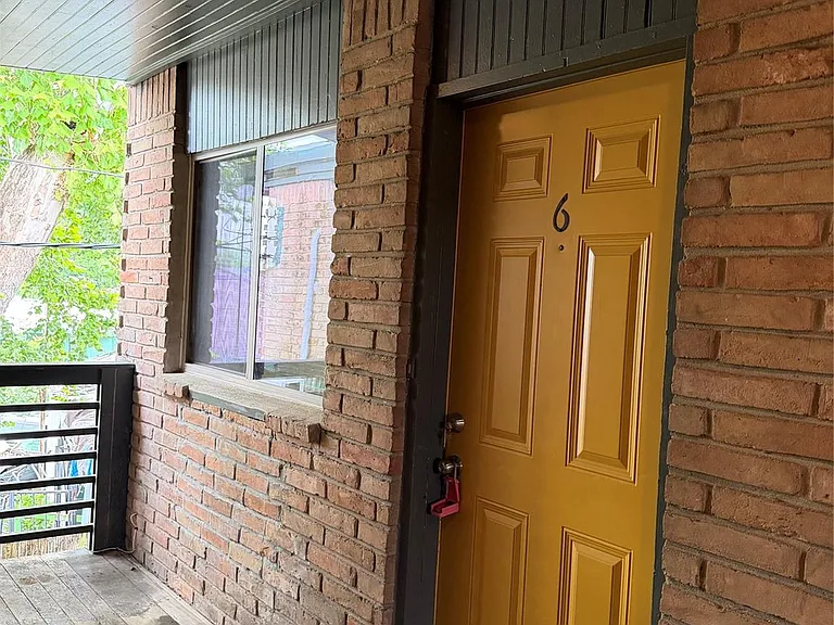 4811 Oakland St #6 — Photo 2