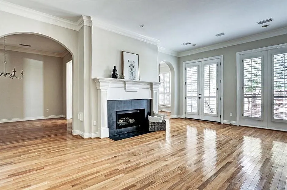 3 bed, 2.5 bath, 2366 sqft, $3,300 — Photo 3