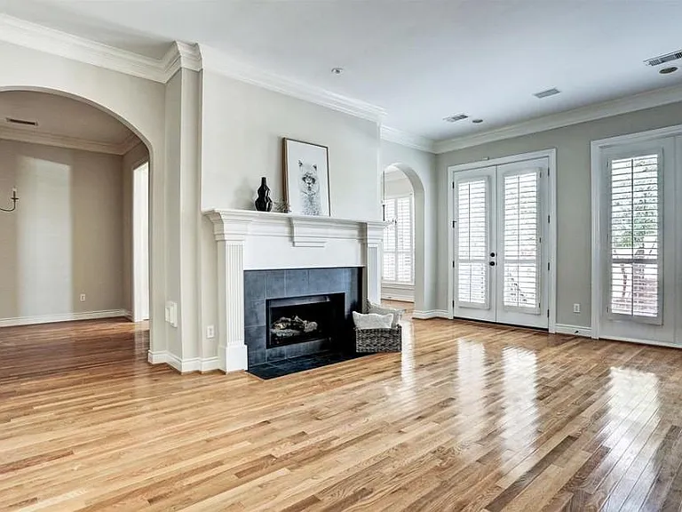 Warm gatherings and relaxing evenings are embodied in this gorgeous townhome in the Texas Medical Center