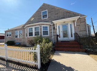 56 Hunter Ave, Hamilton, NJ 08610