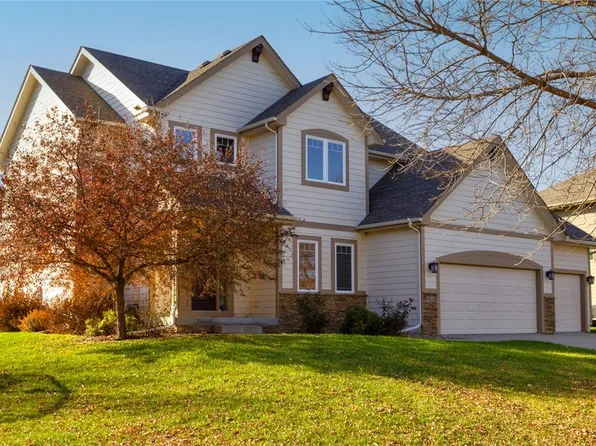 6614 Cheldon Ct, Johnston, IA 50131