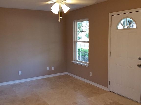 2nd image of 1001 W Hilary St