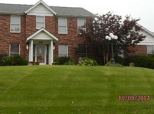 11981 Autumn Lakes Dr, Maryland Heights, MO 63043