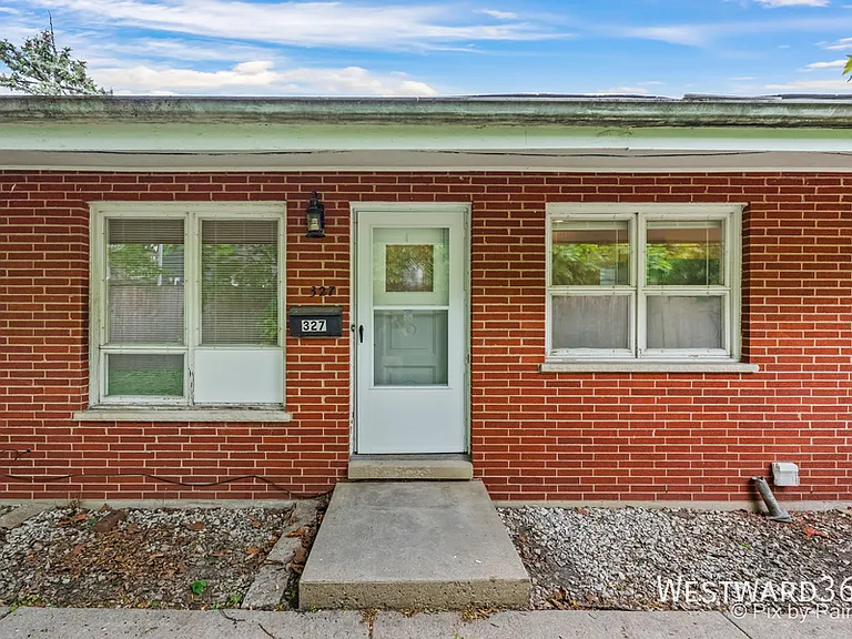 325 E Lake St — Photo 21