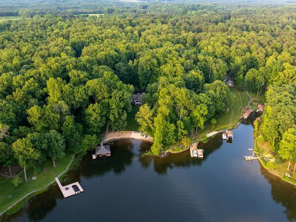 11536 Red Rock Ln, Bumpass, VA 23024