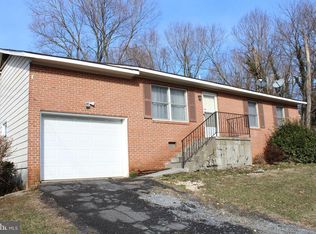 110 Mordington Cir, Charles Town, WV 25414